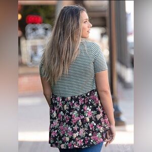 Show Me the World Top with Floral Back & Lace Accent: Multi / L New